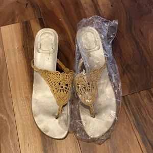 Stuart Weitzman kitten Heels